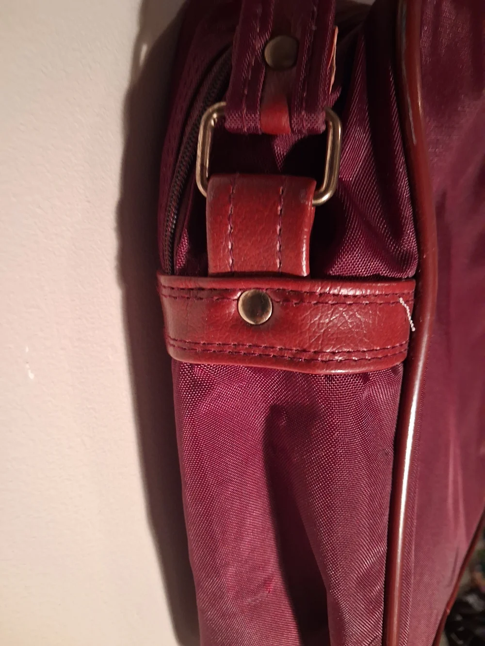 Samsonite Burgundy Shoulder Bag